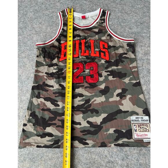 NBA Mens Chicago Bulls Michael Jordan #23 Basketball Camo Jersey ‘97-98 Size XL - Picture 6 of 8